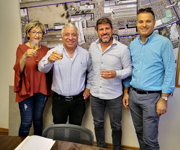 סגירת עסקה ויוינו חוצות מפרץ